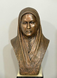 پرونده:تندیس ریحانه جباری.jpg