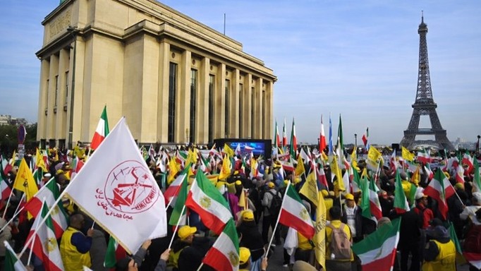 پرونده:تظاهرات ایرانیان در پاریس- ۱۶اسفند ۱۴۰۴.jpg