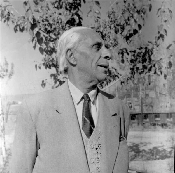 پرونده:سید ضیاءالدین طباطبایی در سنین کهولت.jpg