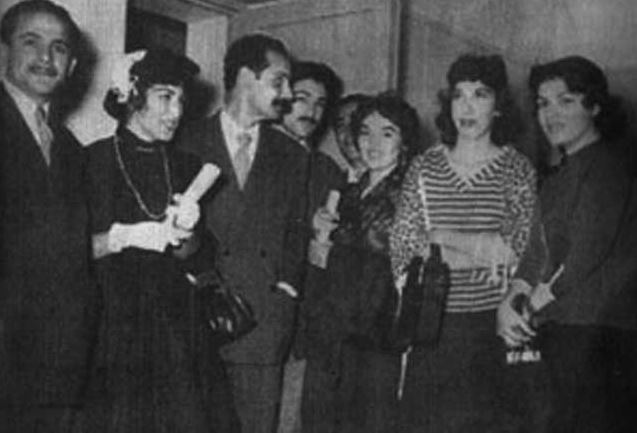 پرونده:از چپ به راست فریدون مشیرى، فروغ فرخزاد،هوشنگ ابتهاج، نادر نادرپور، محمد قاضى، لعبت والا، سیمین بهبهانى و منصوره نادرپور.JPG