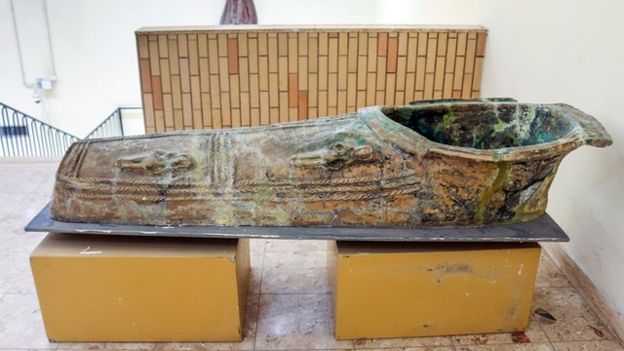 پرونده:تابوت از دوره اشکانیان در موزه ملی عراق.jpg