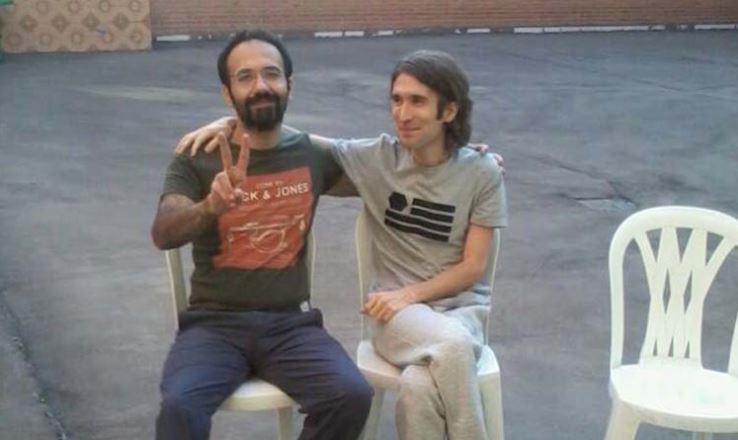 پرونده:آرش صادقی و سهیل عربی در زندان اوین.JPG