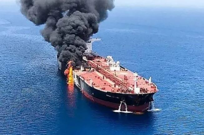 پرونده:حمله حوثیها به کشتی.JPG