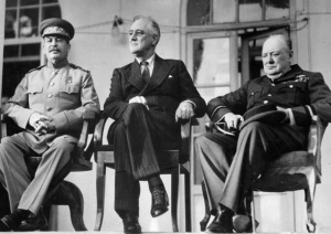 پرونده:چرچیل، روزولت و استالین در کنفرانس تهران.JPG