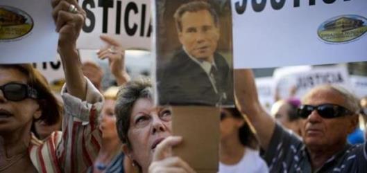پرونده:تظاهرات مردم آرژانتین در اعتراض به قتل نیسمن.jpg