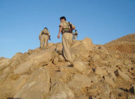 پرونده:مبارزان در منطقه کردستان.JPG
