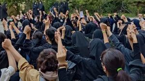 سرکوب زنان؛4.JPG