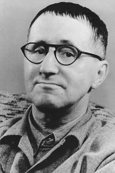 پرونده:برتولت برشت.JPG