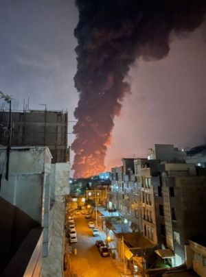 عکسی از بمباران انبار نفت شهران
