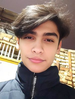 محمدپویا کریم آبادی2.jpg