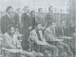صحنه محاکمه چریکهای فدایی خلق در دادگاه شاه