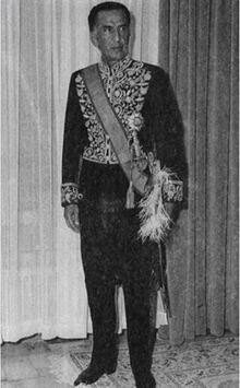 جمشید آموزگار.JPG
