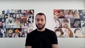 توماج با شهدای قیام.JPG