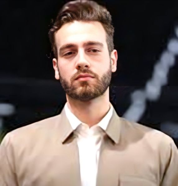 پرونده:رضا درویشی1.jpg