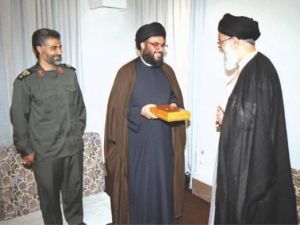 حسن نصرالله، خامنه‌ای،قاسم سلیمانی.JPG