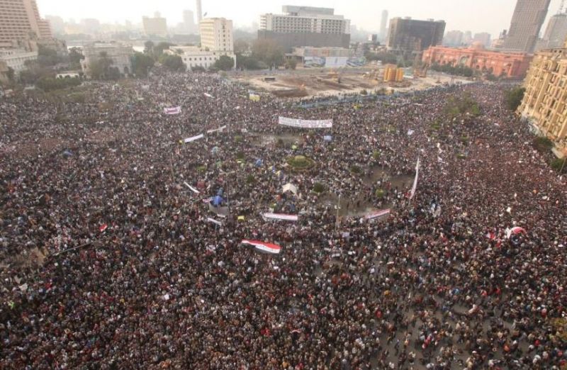 پرونده:تجمع در میدان تحریر مصر.JPG