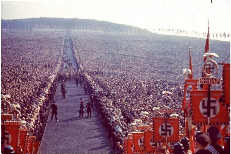 پرونده:هیتلر ۴.JPG