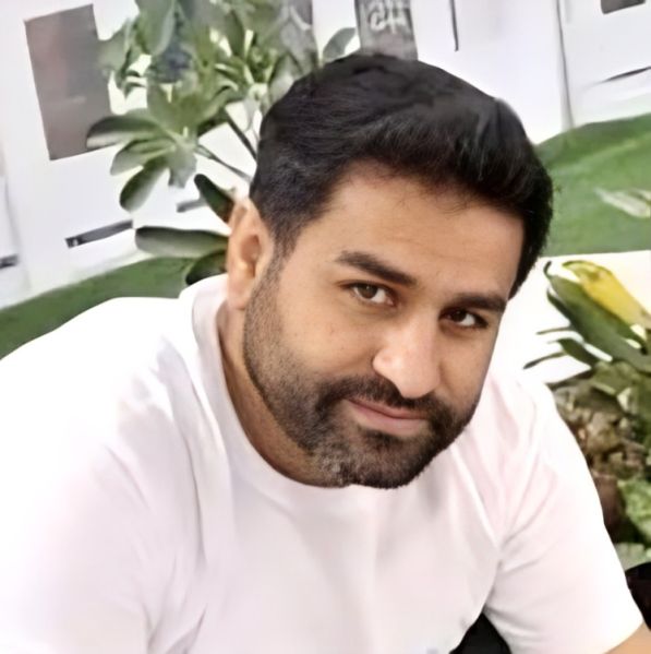 پرونده:داوود سلطانی هلیسادی1.jpg