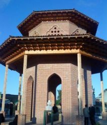 مقبره میرزا کوچک خان جنگلی