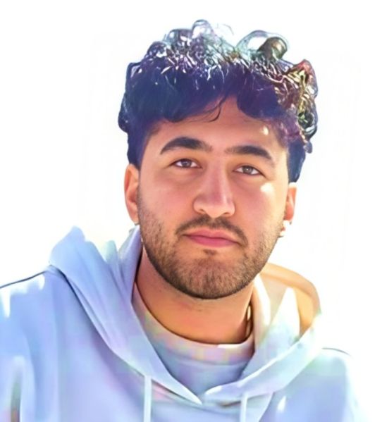 پرونده:آرمین دادفر1.jpg