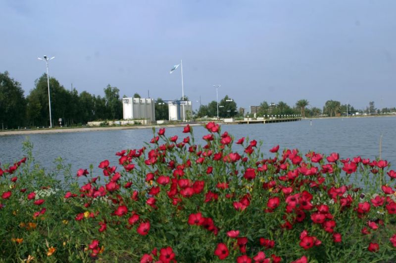 پرونده:دریاچه نور قرارگاه اشرف.JPG