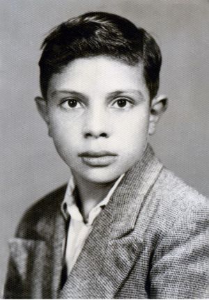 صیاد شیرازی در نوجوانی.JPG