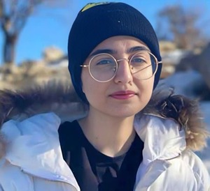 دنیا فرهادی؛1.jpg