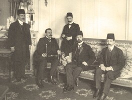 حسن پیرنیا، نفر دوم از راست