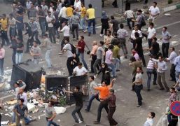 تصویری از تسخیر خیابان توسط معترضین