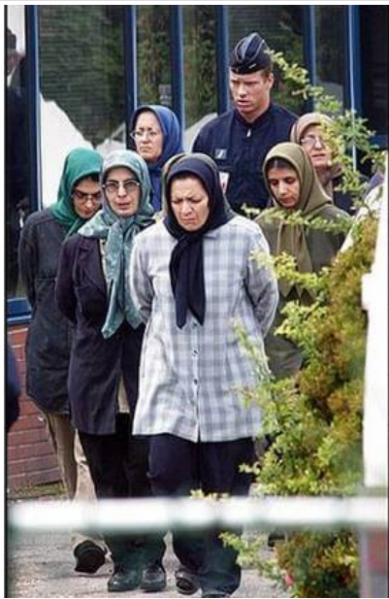 پرونده:دستگیری بیش از ۱۶۵ پناهنده ایرانی توسط پلیس فرانسه در تهاجم ۱۷ ژوئن ۲۰۰۳.png