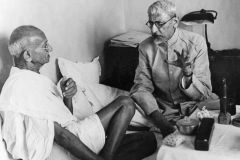 گاندی و ابوکلام آزاد، تاریخ‌نویس معروف