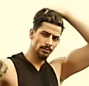 محمدرضا انتظامی1.jpg