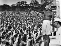 گاندی در راهپیمایی معروف به نمک