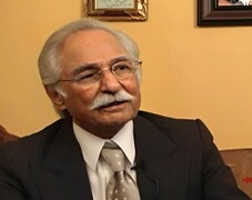 تورج نگهبان