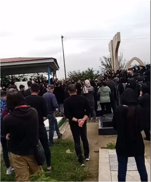 پرونده:چهلم حنانه کیا.JPG