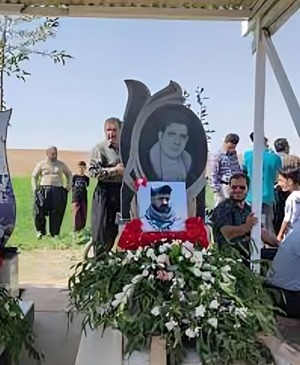 مزار شادمان احمدی.jpg