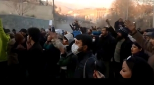 تجمع اعتراضی جلوی زندان قزلحصار