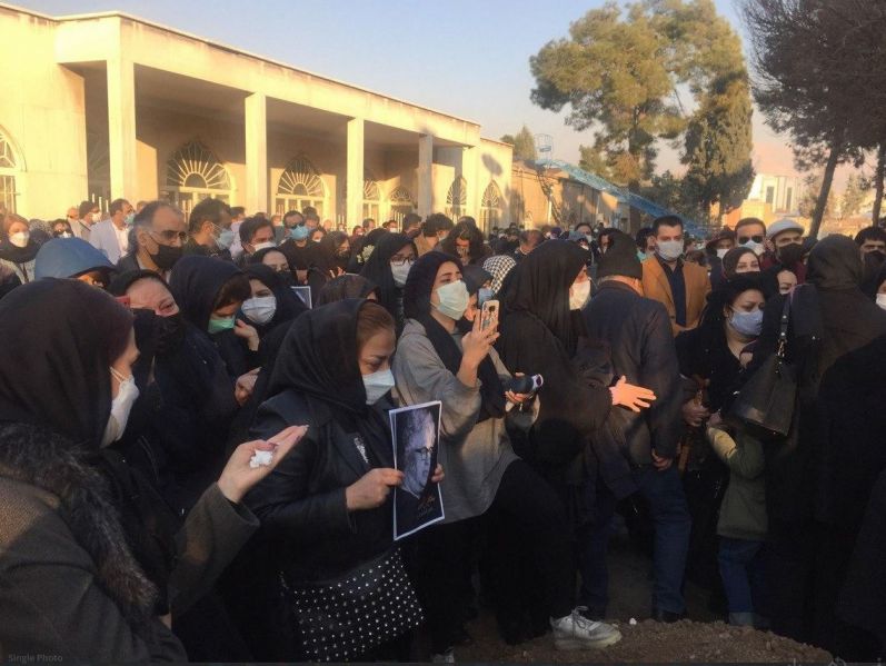 پرونده:خاکسپاری آبتین ۲.JPG