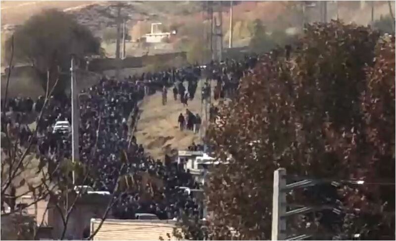 پرونده:تشییع کاروان قادری ۲.JPG