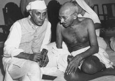 گاندی به‌همراه جواهر لعل نهرو