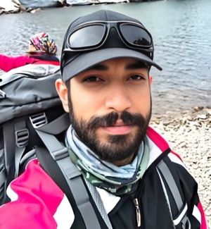 افشین اسفندیاری1.jpg