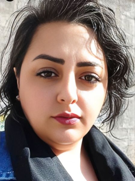 پرونده:زیبا دستجردی1.jpg