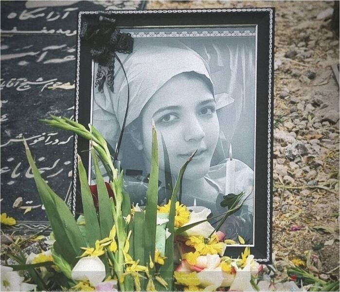 پرونده:مزار اسرا پناهی.JPG