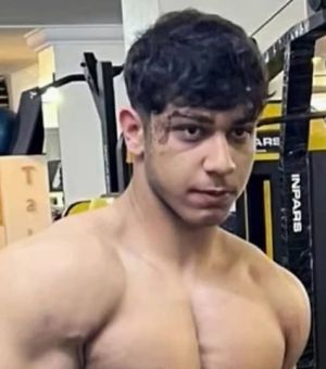علی آرمند،اسلام‌آباد اصفهان.jpg