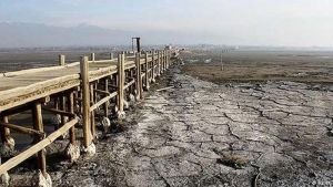 نابودی دریاچه ارومیه.jpg