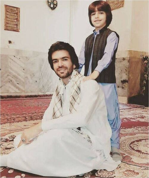 پرونده:خدانور و پسرش.JPG