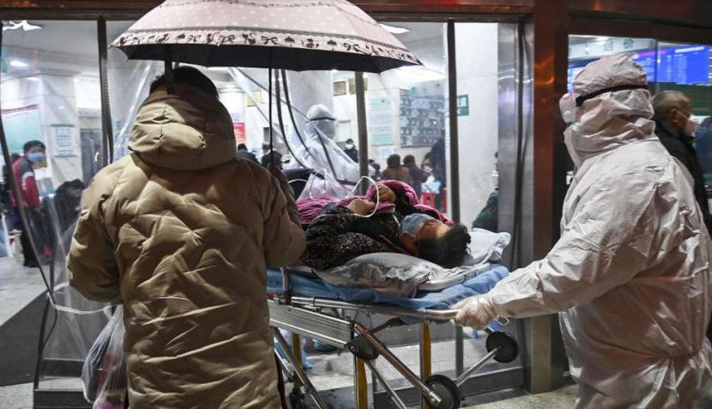 پرونده:انتقال بیماران مبتلا به کرونا در چین به بیمارستان.JPG