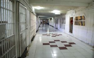 نمای داخلی زندان عادلآباد شیراز