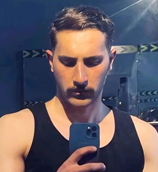 پرونده:متین خسروی1.jpg