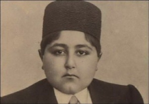 احمد شاه در سن ۱۳ سالگی.jpg